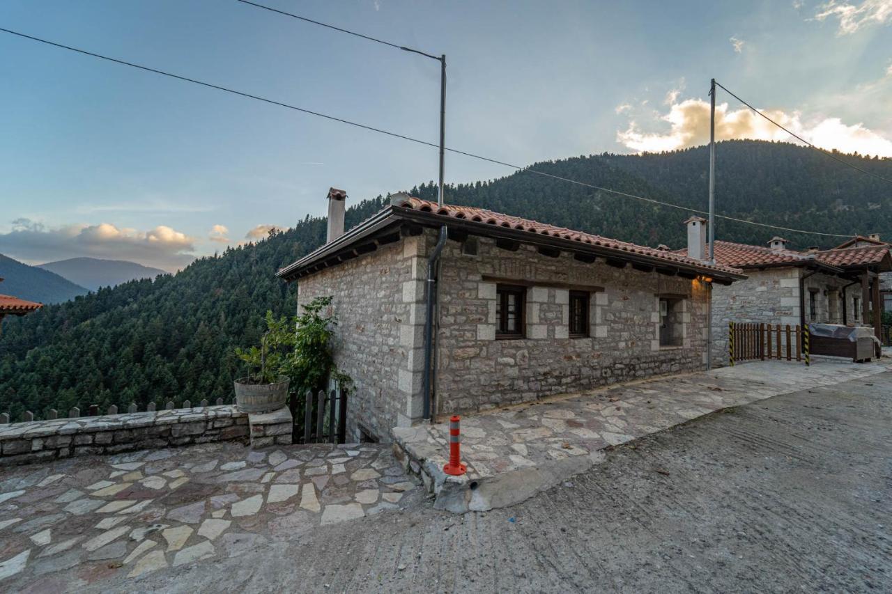 Maisonette Korfes-Κορφές-Μ Δύο Αυτόνομοι Όρoφοι Της Βίλας Κορφές Για Οικογένειες Και Μικρές Παρέες Karpenisi Buitenkant foto