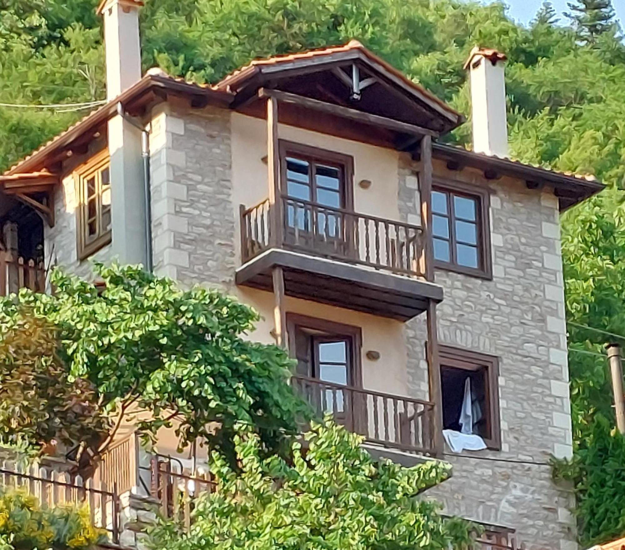 Maisonette Korfes-Κορφές-Μ Δύο Αυτόνομοι Όρoφοι Της Βίλας Κορφές Για Οικογένειες Και Μικρές Παρέες Karpenisi Buitenkant foto